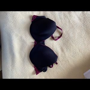 Black bra w/ lace trim